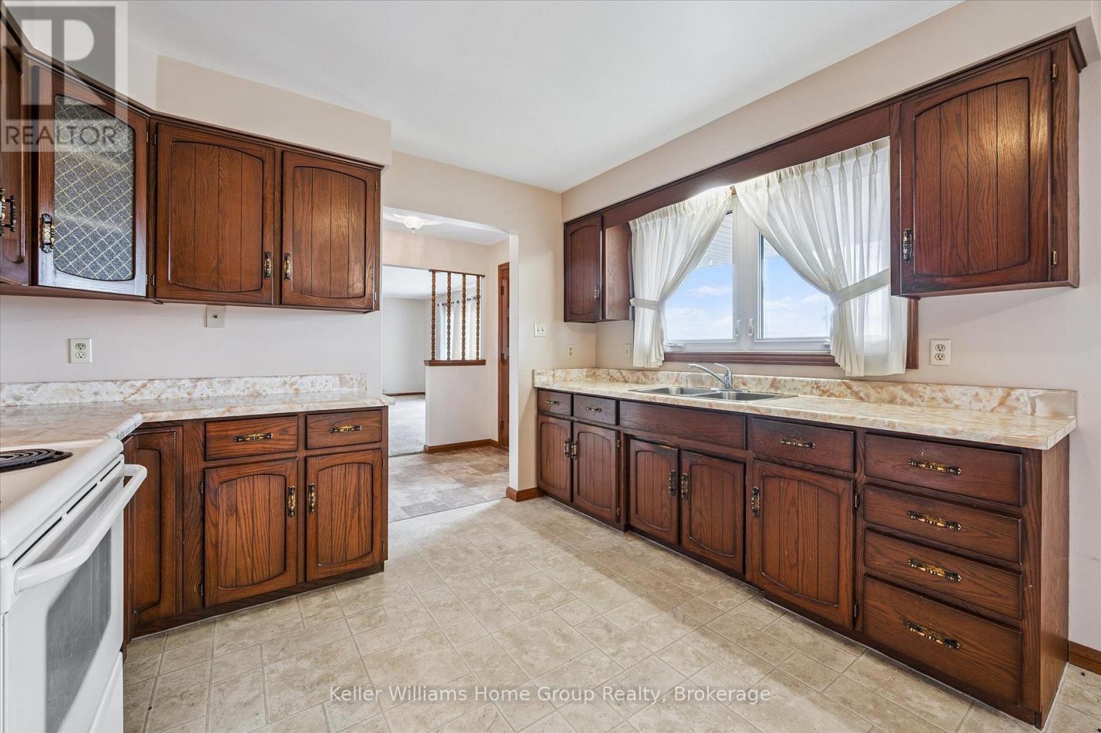 5109 WHITELAW ROAD - 11