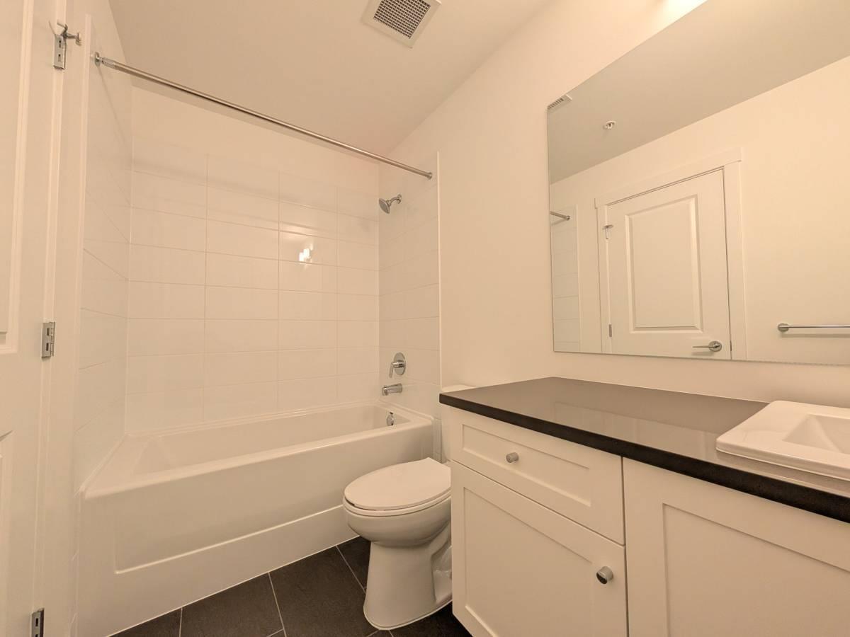 2 Bed, 2 Bath House for Rent in Surrey – 15777 85 AVE, Surrey - Image 7