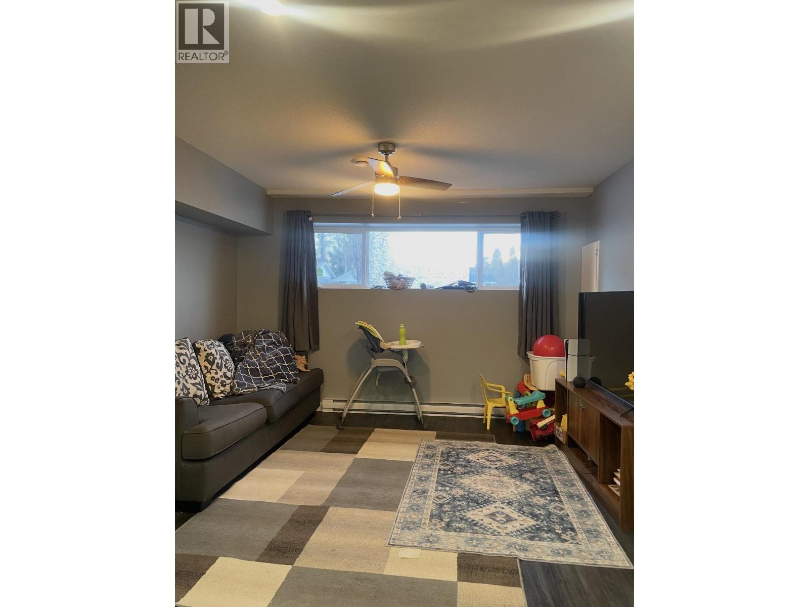 #A-4907 MILLS Avenue, Terrace