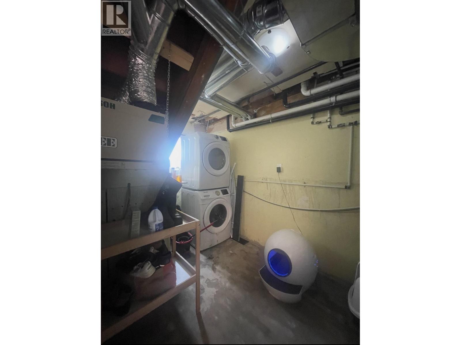 #A-4907 MILLS Avenue, Terrace