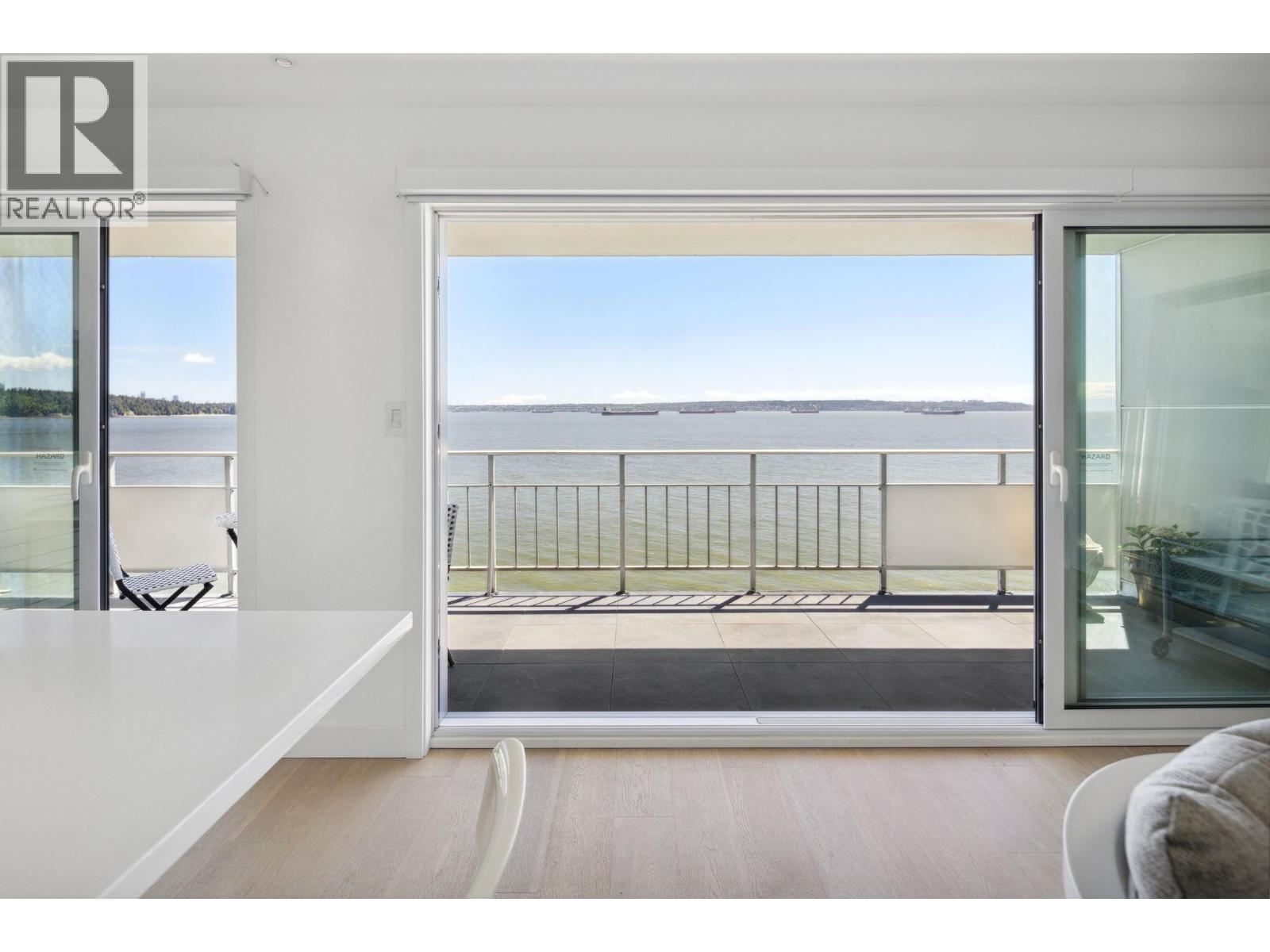 807 150 24TH STREET, West Vancouver