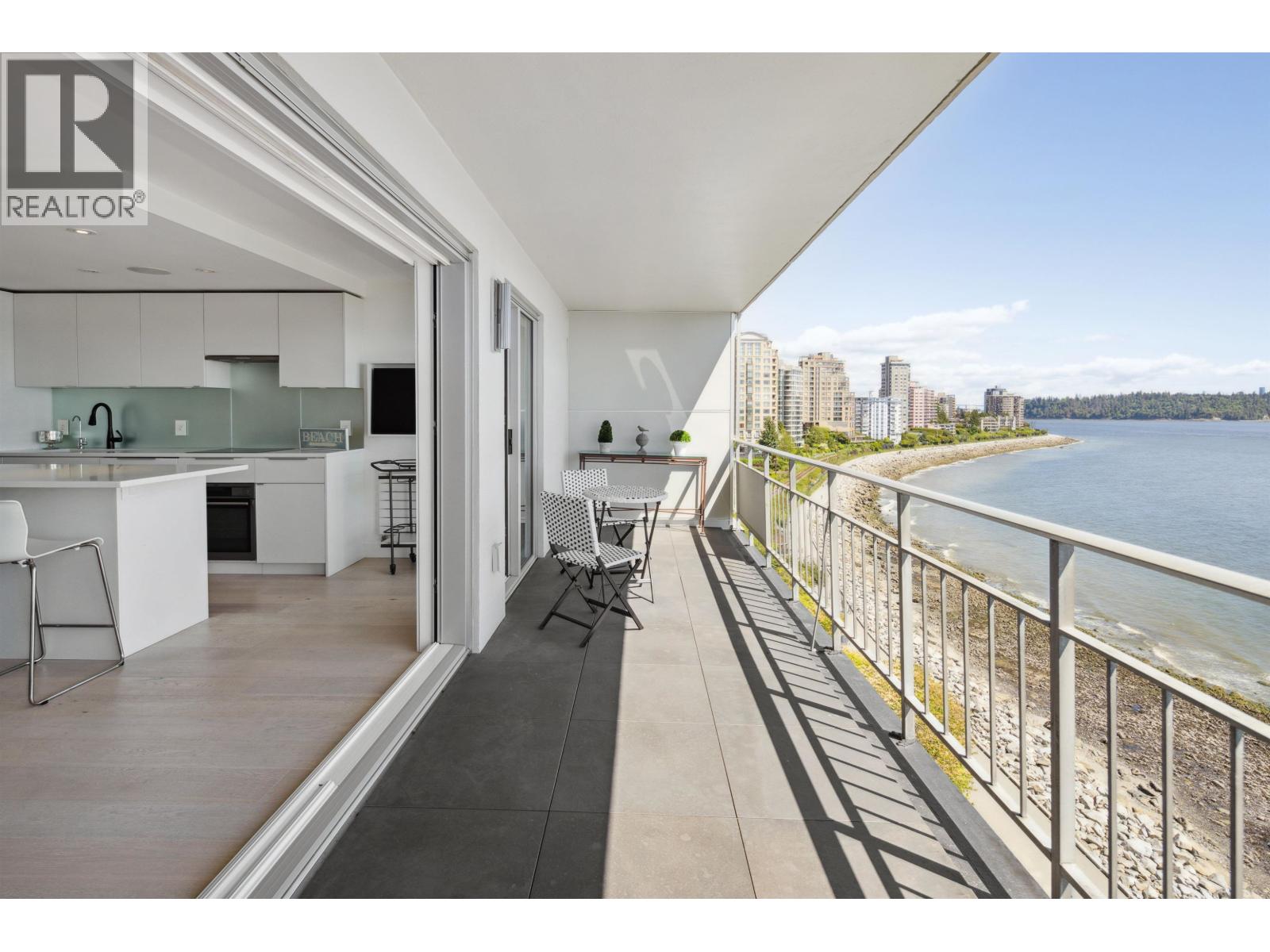 807 150 24TH STREET, West Vancouver