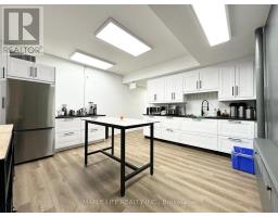 Lower - 901 Yonge Street, Toronto, ON M4W2H2 Photo 12