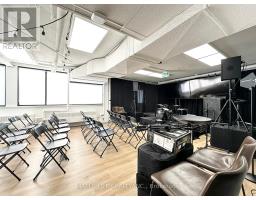 Lower - 901 Yonge Street, Toronto, ON M4W2H2 Photo 14