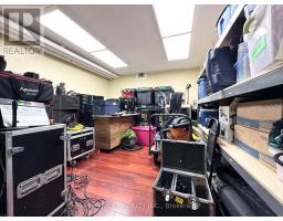 Lower - 901 Yonge Street, Toronto, ON M4W2H2 Photo 16