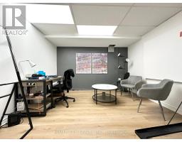 Lower - 901 Yonge Street, Toronto, ON M4W2H2 Photo 17