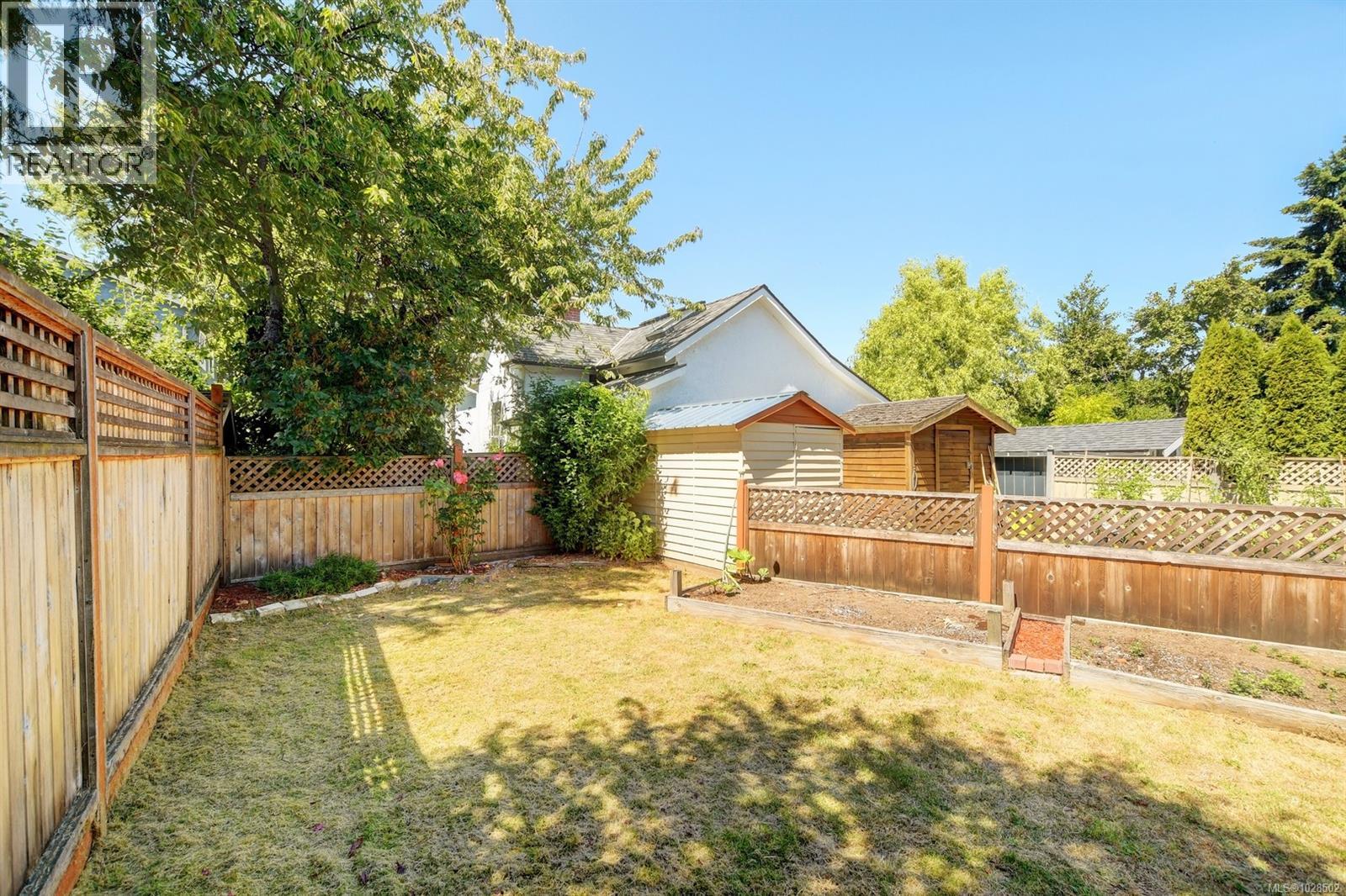 2112 Sayward St, Victoria