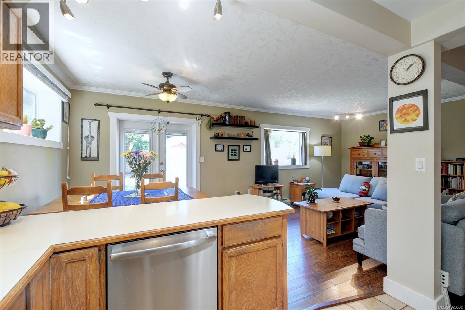 2112 Sayward St, Victoria