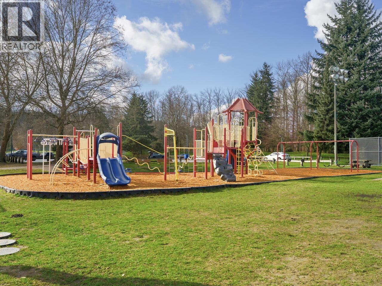 205 2485 ATKINS AVENUE, Port Coquitlam