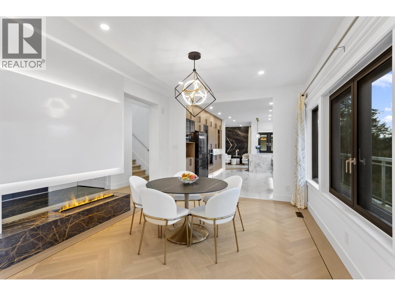 5485 KEITH ROAD, West Vancouver