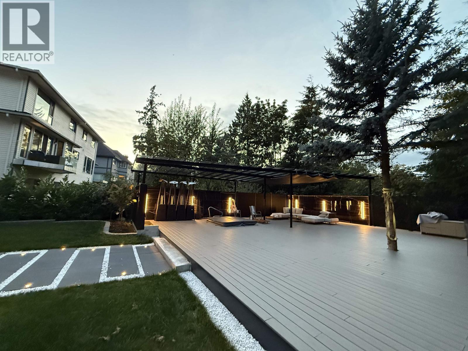 5485 KEITH ROAD, West Vancouver