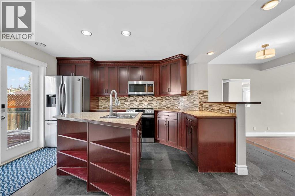 Single Family House for Sale in  Erin Grove Close SE Erin Woods Calgary 