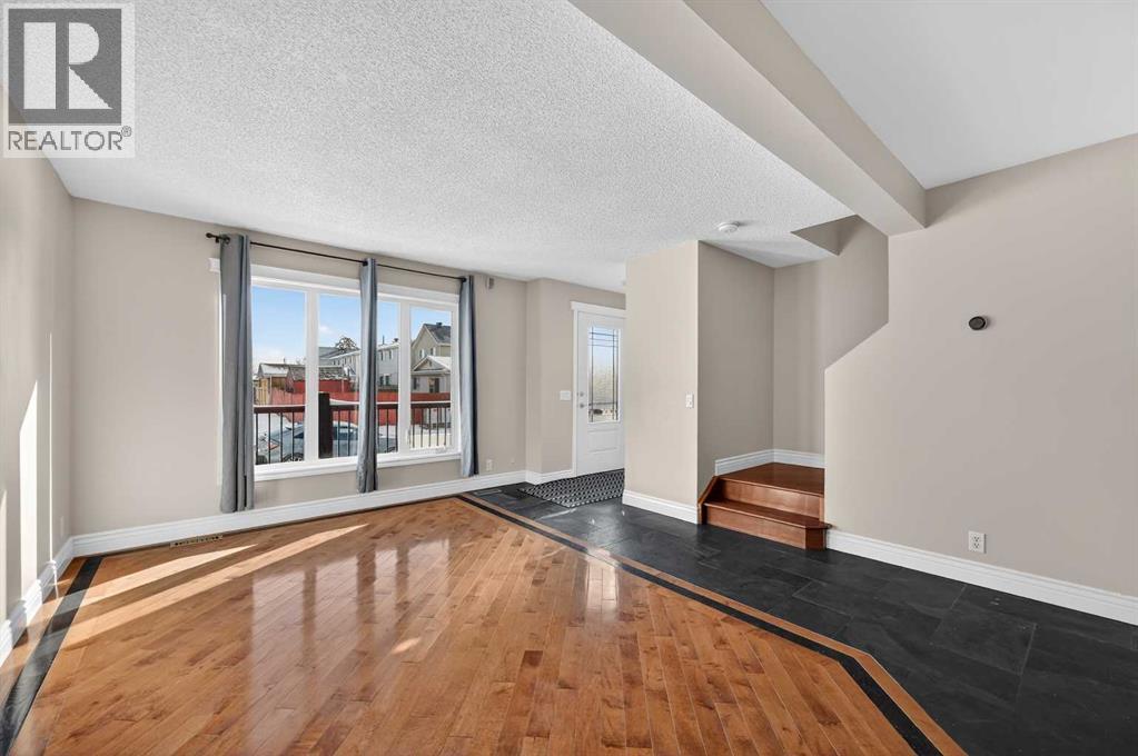 Single Family House for Sale in  Erin Grove Close SE Erin Woods Calgary 