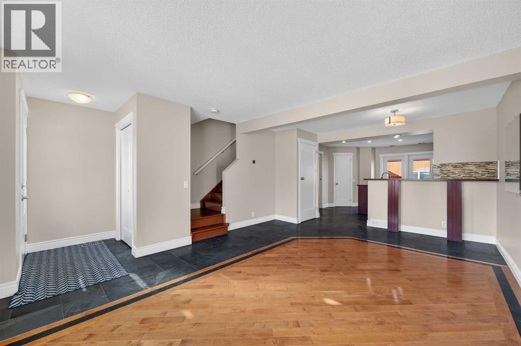 Single Family House for Sale in  Erin Grove Close SE Erin Woods Calgary 