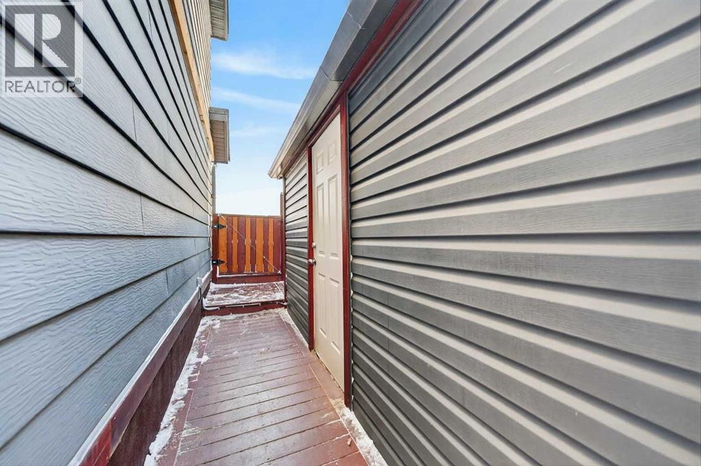 Single Family House for Sale in  Erin Grove Close SE Erin Woods Calgary 