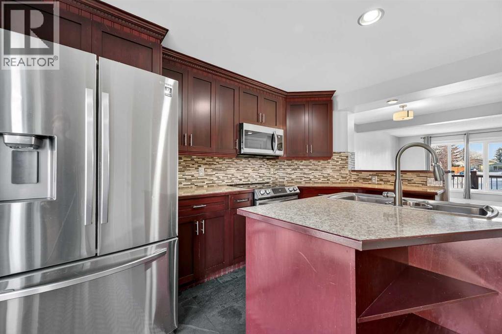 Single Family House for Sale in  Erin Grove Close SE Erin Woods Calgary 