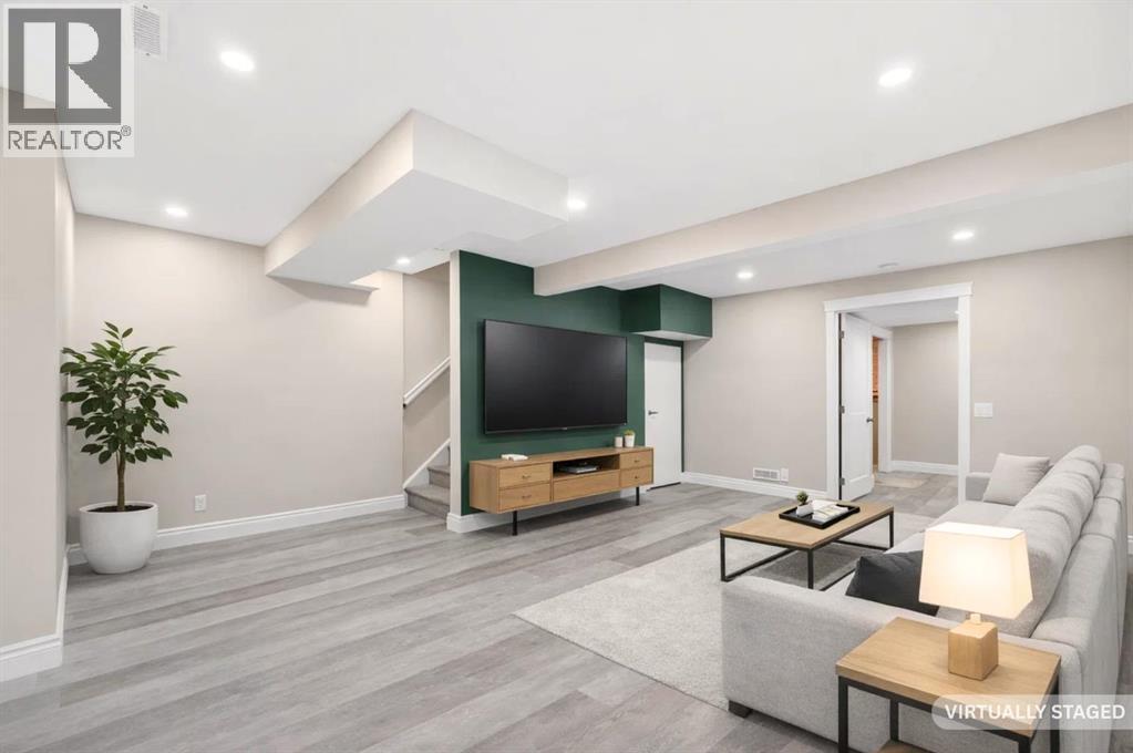 Single Family House for Sale in  Erin Grove Close SE Erin Woods Calgary 