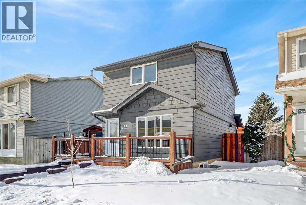 Single Family House for Sale in  Erin Grove Close SE Erin Woods Calgary 