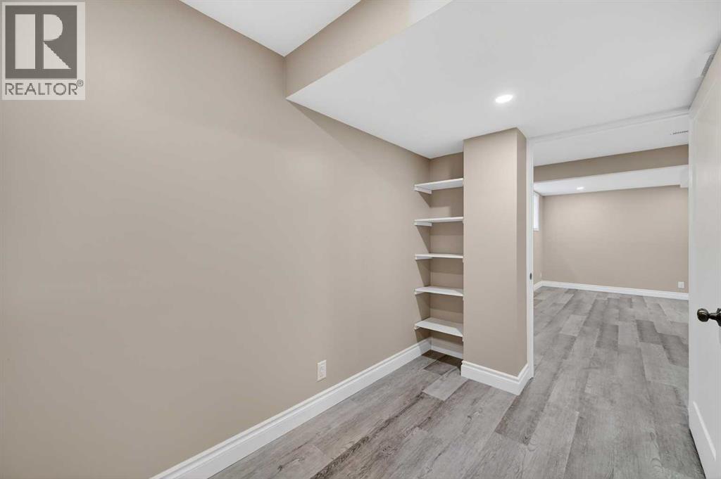 Single Family House for Sale in  Erin Grove Close SE Erin Woods Calgary 