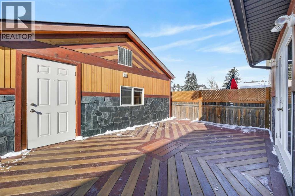 Single Family House for Sale in  Erin Grove Close SE Erin Woods Calgary 