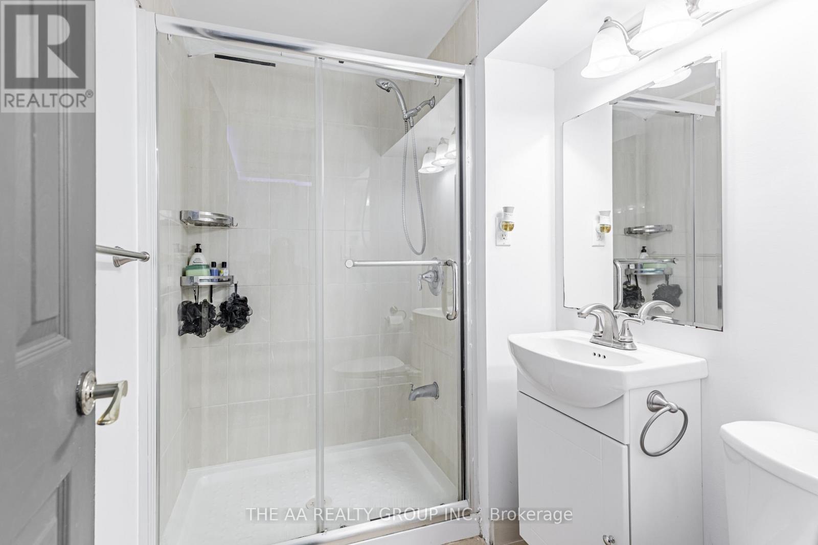 #20 50 BRIDLETOWNE CIRCLE - 26