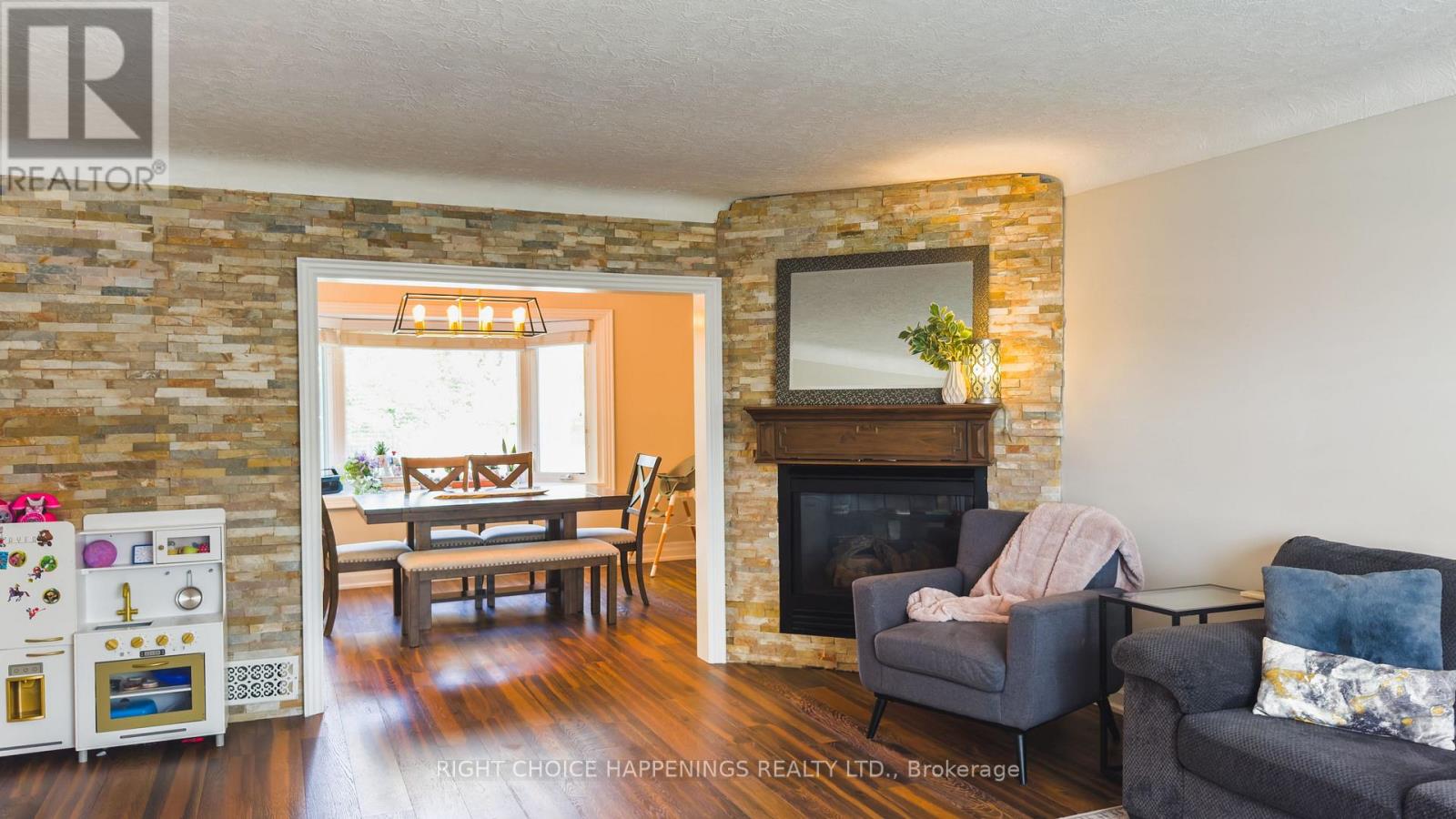 23 HEYWOOD AVENUE - 8