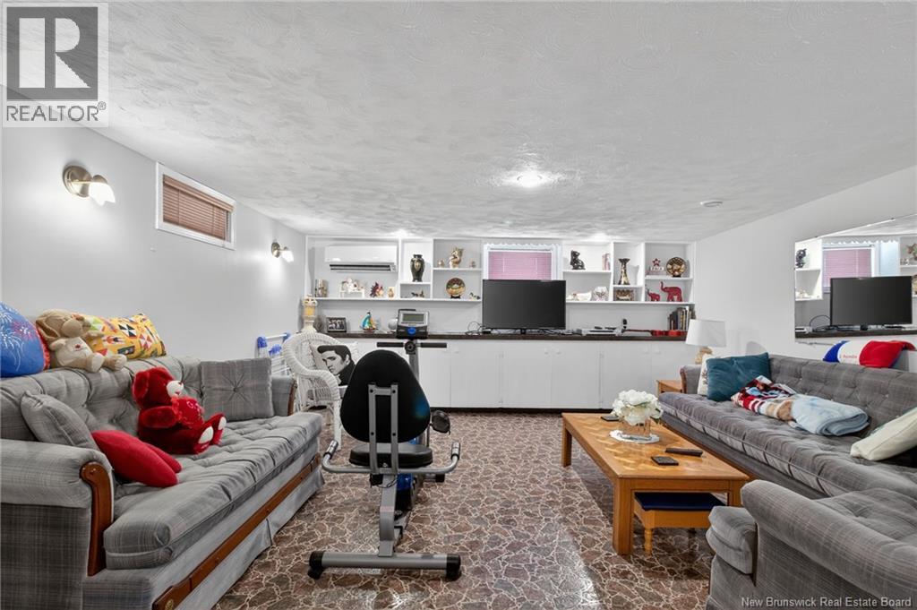 83 Robichaud Street - 38