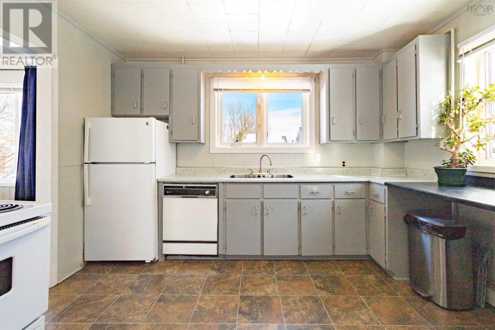 Property 4 of 46 of 31 Hillcrest Street