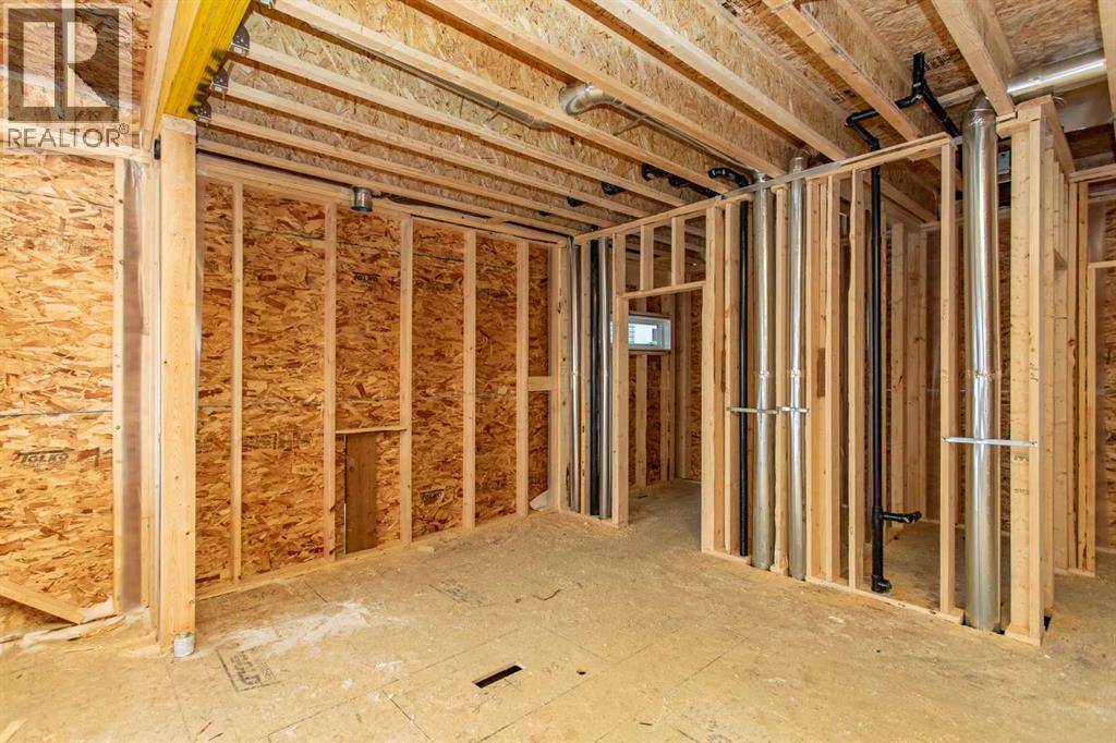 Single Family House for Sale in  Emmett Crescent Evergreen Red Deer 