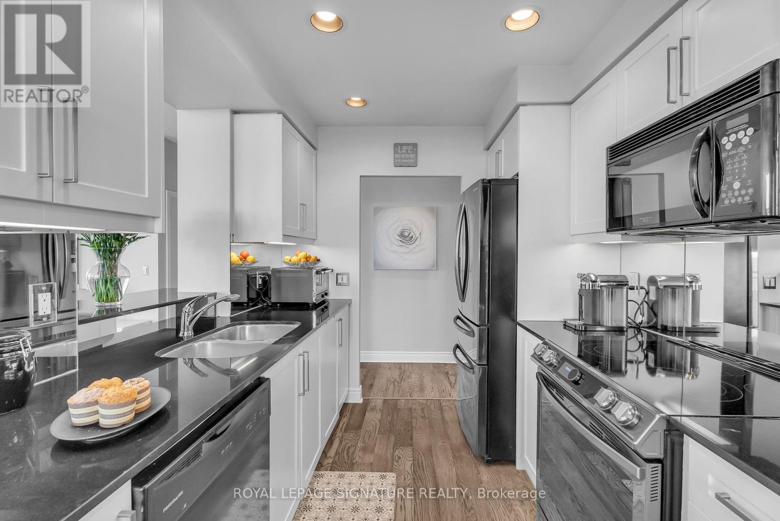 #905 1101 LESLIE STREET - 9