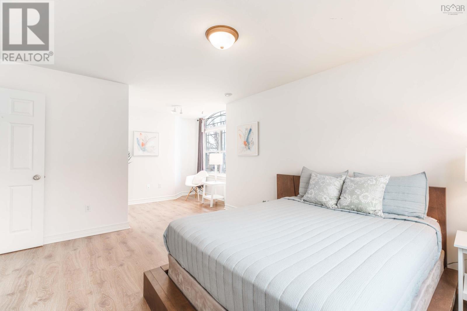 Property 30 of 49 of 15 Kingsbury Way