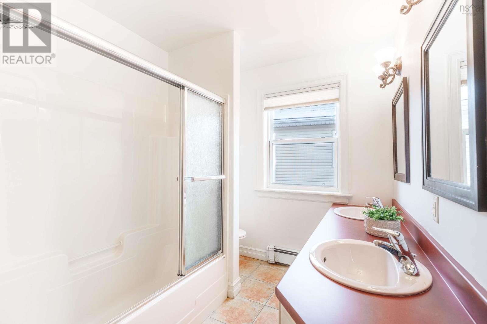 Property 35 of 49 of 15 Kingsbury Way