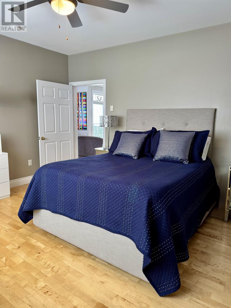 202 111 Richmond Street - 14