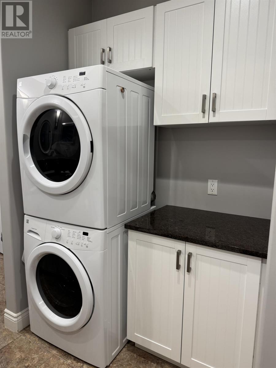 202 111 RICHMOND STREET - 20