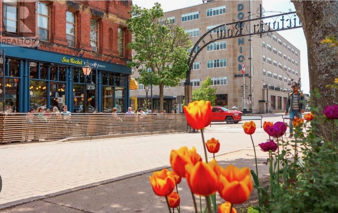 202 111 RICHMOND STREET - 23