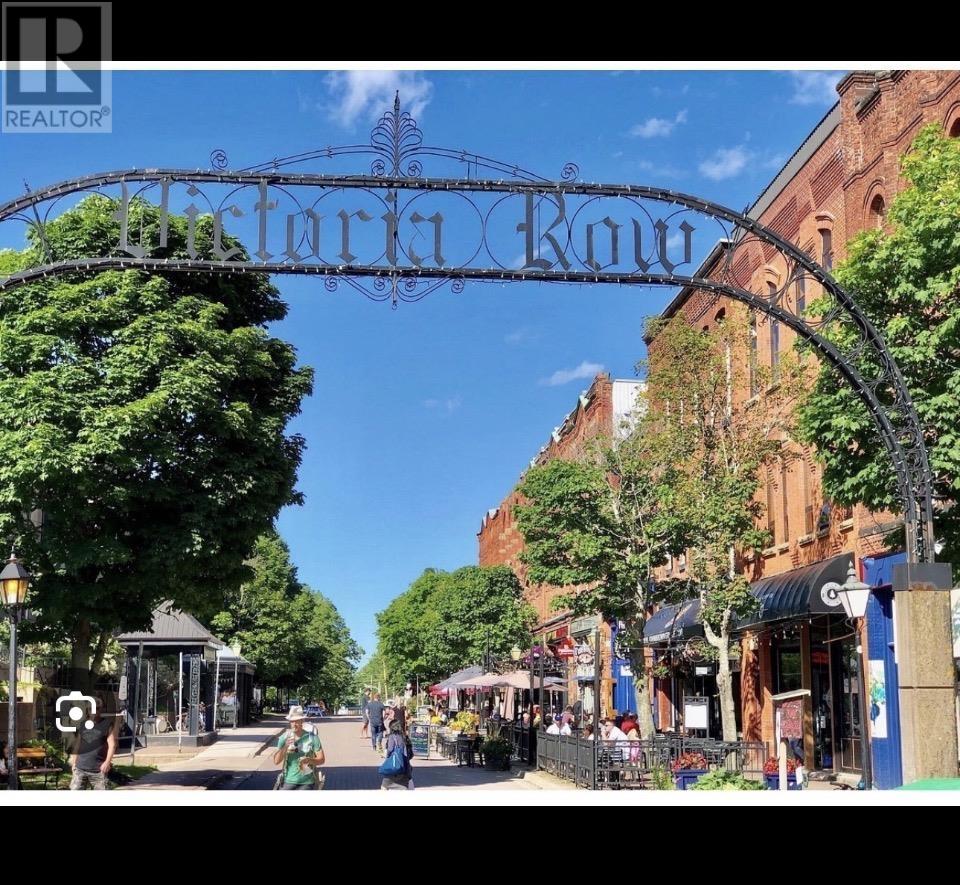 202 111 RICHMOND STREET - 24