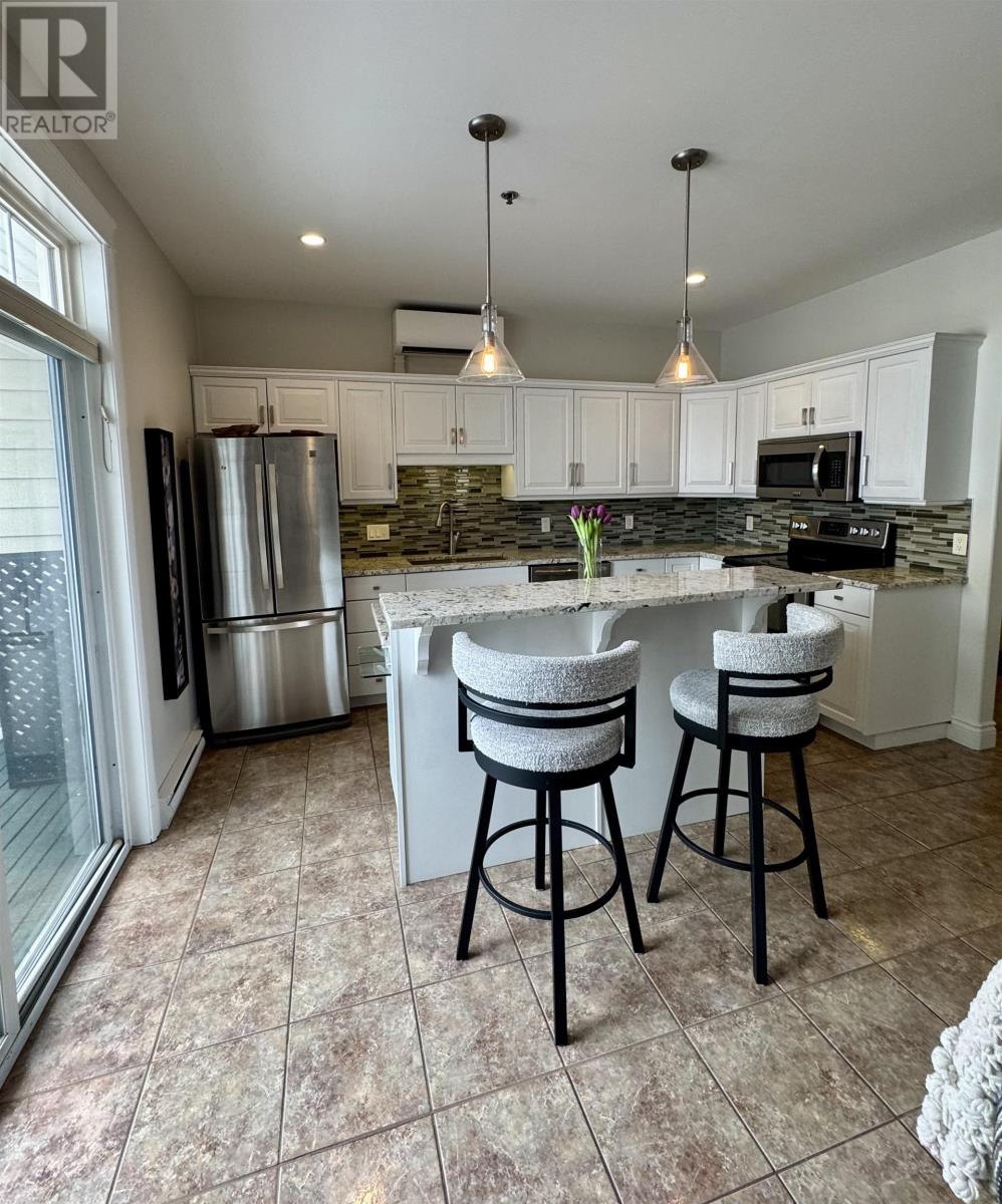 202 111 RICHMOND STREET - 7