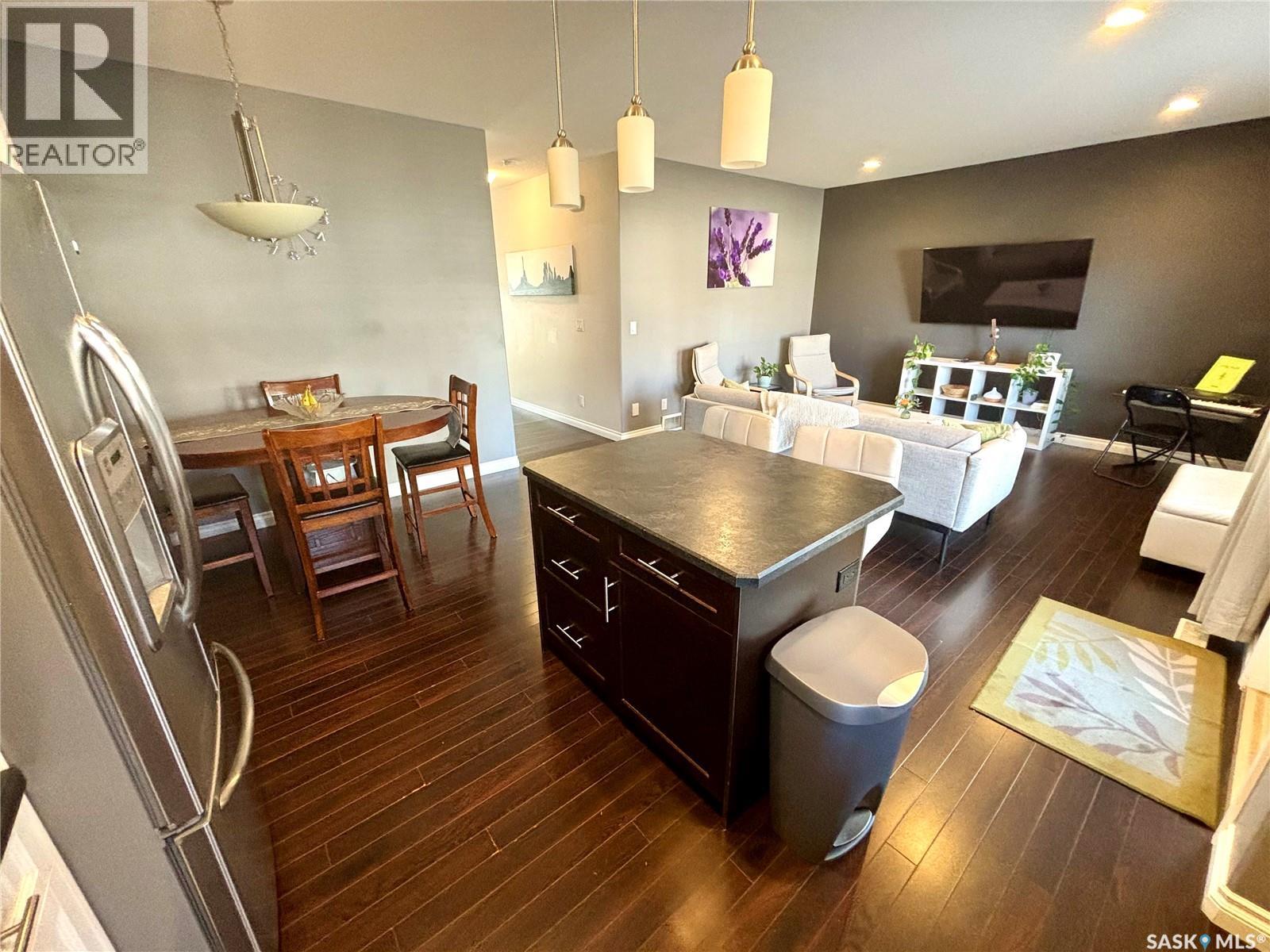 Single Family House 2 Level for Sale in  Atton CRESCENT Saskatoon 