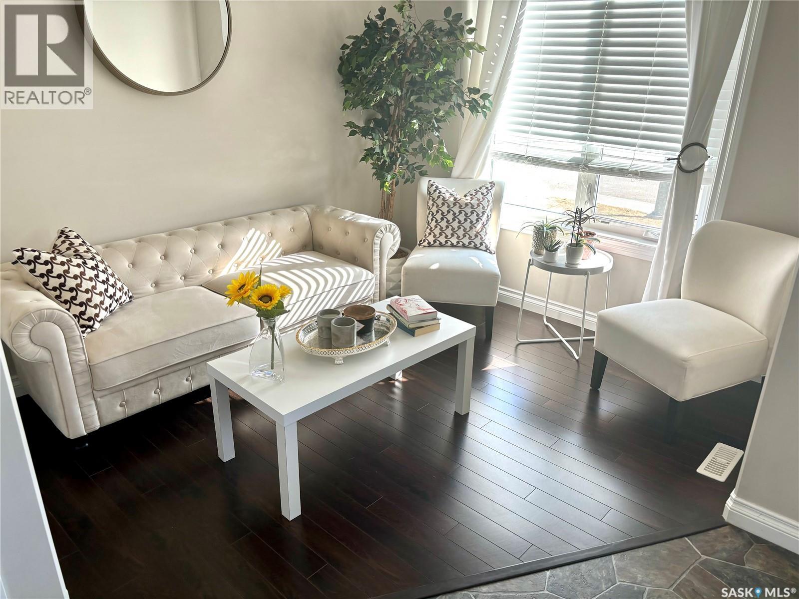 Single Family House 2 Level for Sale in  Atton CRESCENT Saskatoon 