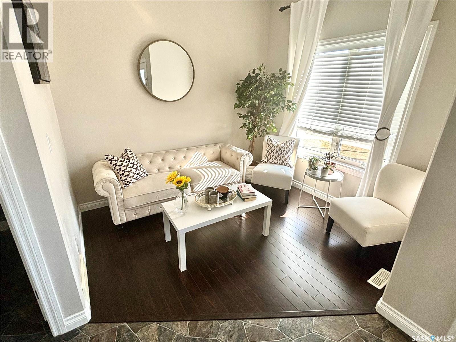 Single Family House 2 Level for Sale in  Atton CRESCENT Saskatoon 