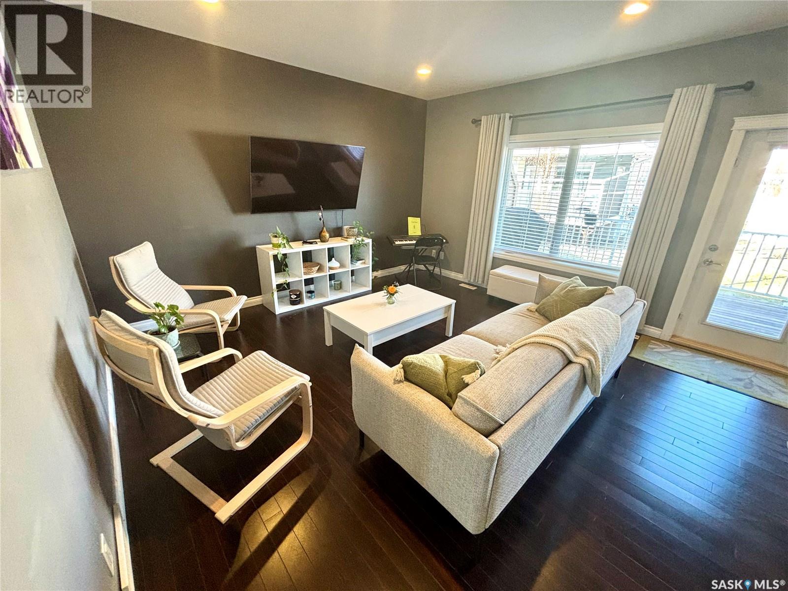 Single Family House 2 Level for Sale in  Atton CRESCENT Saskatoon 