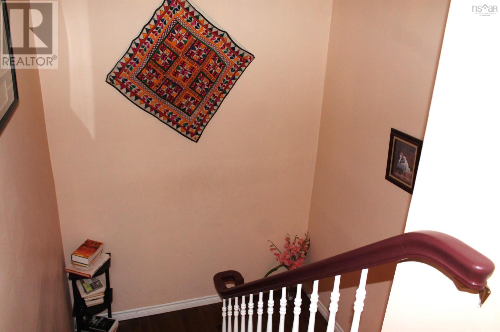 Property 15 of 35 of 87 Lincoln Cross