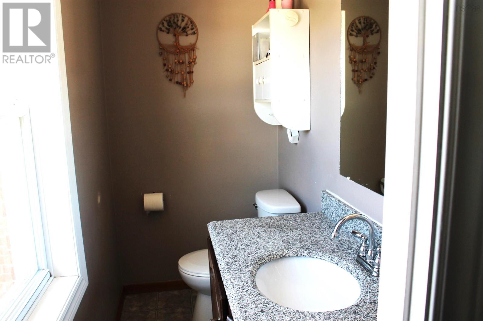 Property 17 of 35 of 87 Lincoln Cross