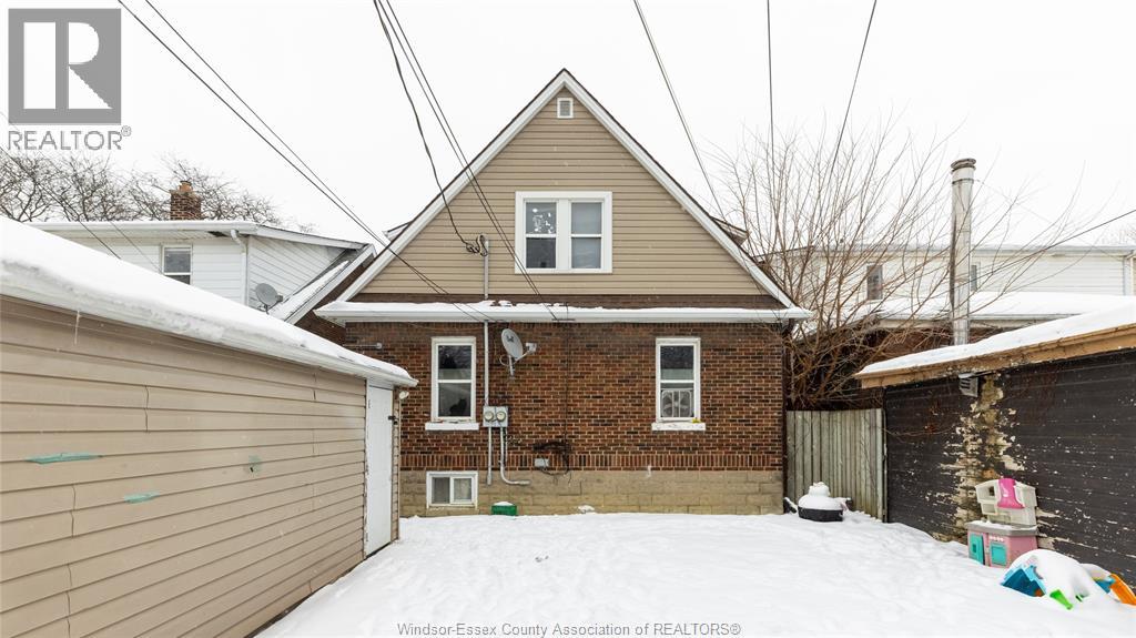 2165-2167 DOUGALL AVENUE - 32