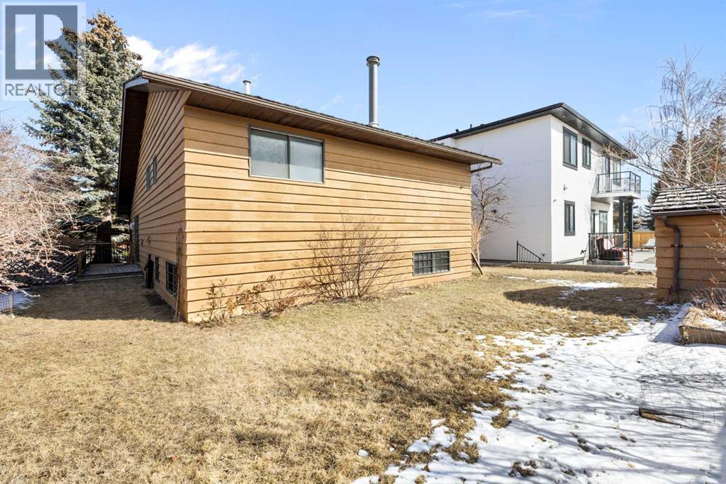 Single Family House 3 Level for Sale in  Castlefall Road NE Castleridge Calgary 