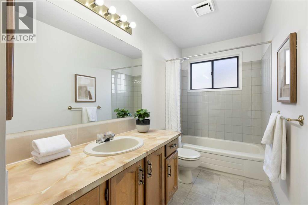 Single Family House 3 Level for Sale in  Castlefall Road NE Castleridge Calgary 