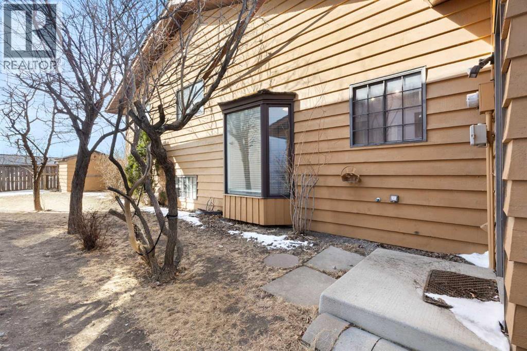 Single Family House 3 Level for Sale in  Castlefall Road NE Castleridge Calgary 