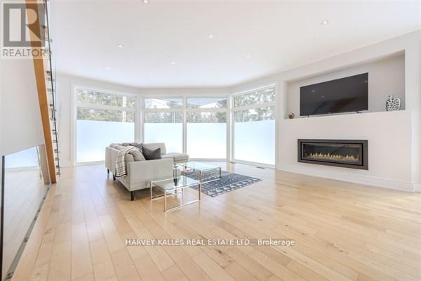 3279 LAKESHORE ROAD - 10