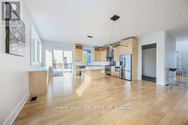 3279 LAKESHORE ROAD - 18