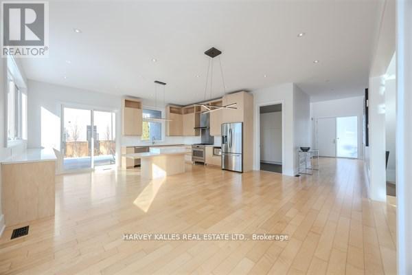 3279 LAKESHORE ROAD - 19